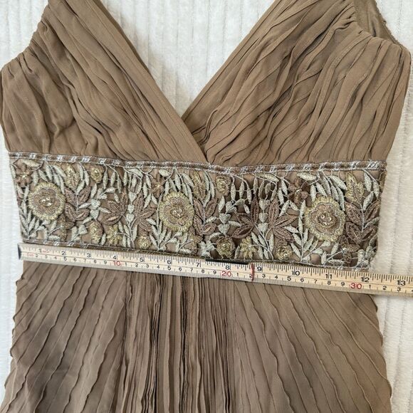 Carmen Marc Valvo 100% Silk Embellished Straps Pleated Dress Tan Size 0 - Picture 7 of 16